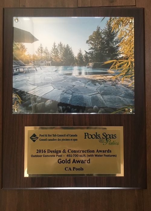 2016 Pool & Hot Tub council of Canada Design & Construction Awards (Outdoor Vinyl Pool - 451-700 sq.ft. Water Features) Gold Award